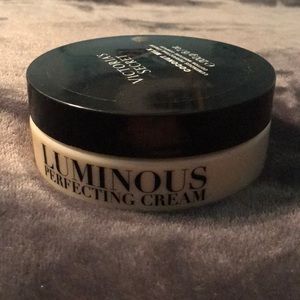 VS Coconut Milk Luminous Perfecting Cream
